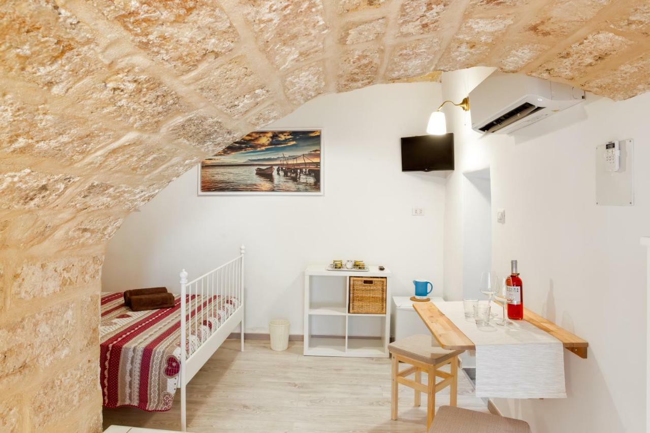 San Nicola Clemente Private Room Bari Exterior foto